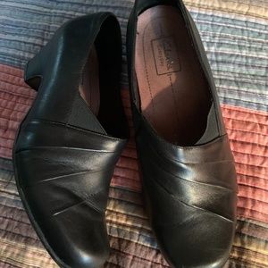 Clark’s black leather mid-heel, size 8.5 WIDE